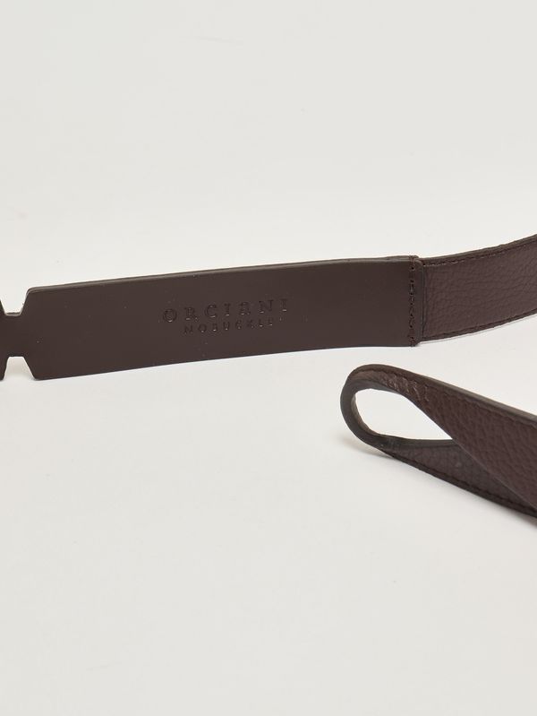 3. Cinturón de hombre No Buckle Micron de piel martillada Ébano Orciani nb0039mic