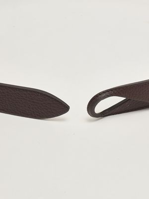 2. Cinturón de hombre No Buckle Micron de piel martillada Ébano