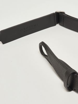 3. Cinturón de hombre No Buckle Micron de piel martillada Negro