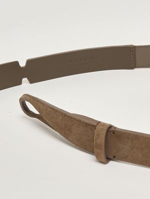 3. Ceinture homme No Buckle en daim Boue