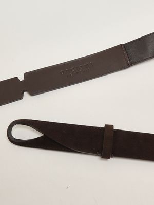 3. Cinturón de hombre sin hebilla de ante Moro