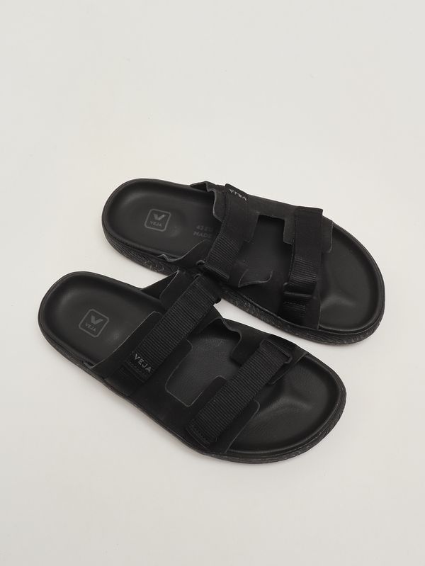 2. Sandalo uomo Arpoador in suede Nero Veja ap3221036