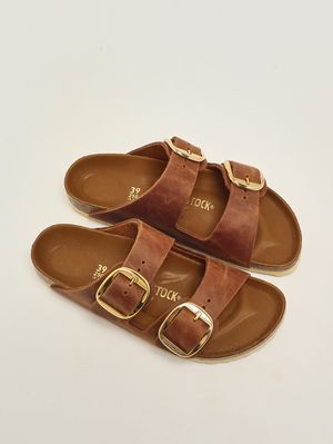 2. Sandalo donna Arizona Big Buckle in pelle oliata Cognac