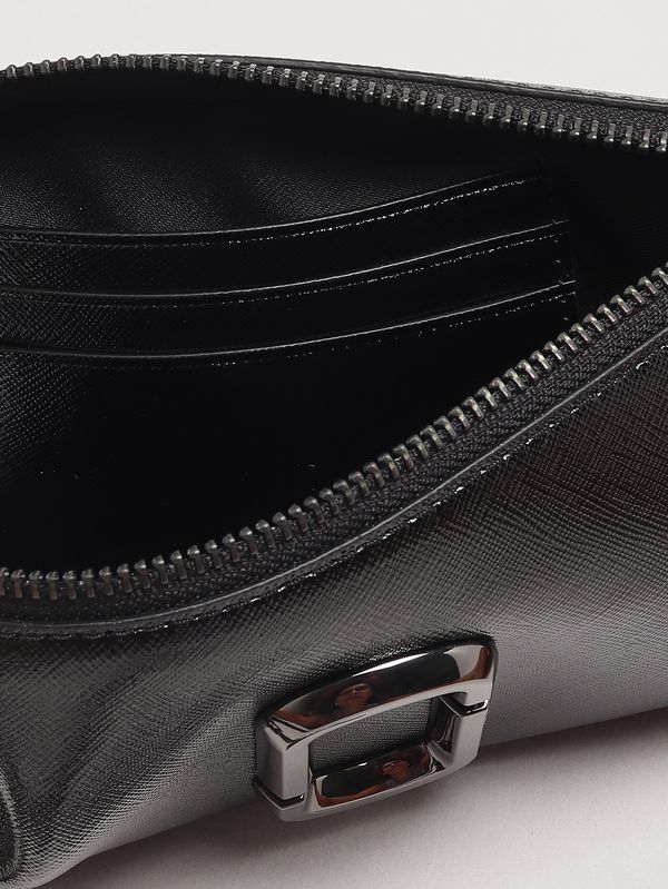 4. Compact Saffiano leather pouch with versatile shoulder strap Black Marc Jacobs 2p5smn015s02