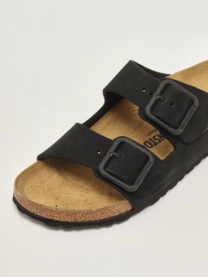 5. Sandalia Arizona para hombre en piel de ante. Negro