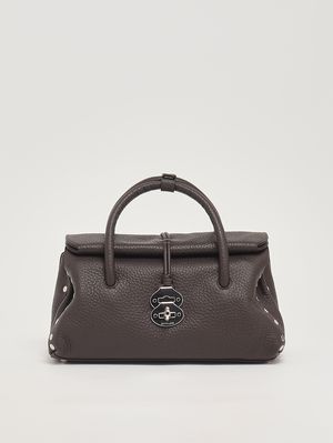 1. Damenhandtasche Dotta Centauro S aus genarbtem Leder Brown Castel Del Monte