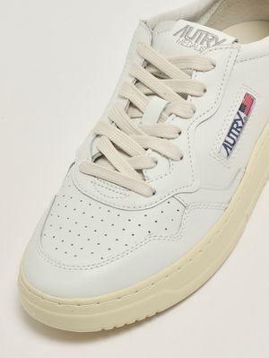 5. Sneakers donna Medalist Low in pelle Bianco-Nero