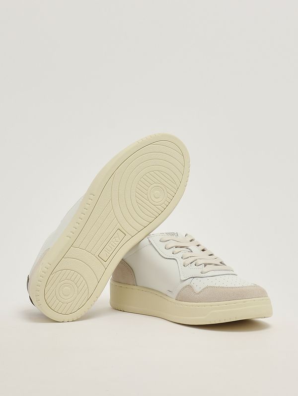 4. Sneakers uomo Medalist Low in pelle liscia e suede Bianco-Oliva Autry aulmls17