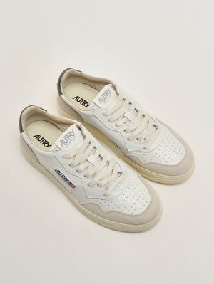 2. Sneakers uomo Medalist Low in pelle liscia e suede Bianco-Oliva