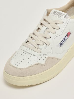 5. Sneakers uomo Medalist Low in pelle liscia e suede Bianco-Oliva