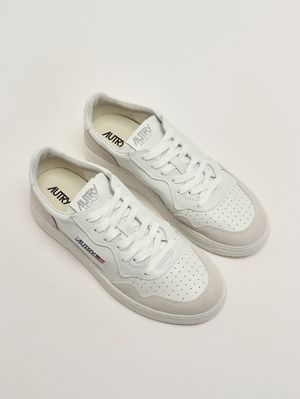2. Sneakers uomo Medalist Low in pelle liscia e suede Bianco-Beige