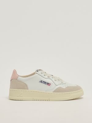 1. Sneakers donna Medalist Low in pelle liscia e suede White-Powder Pink