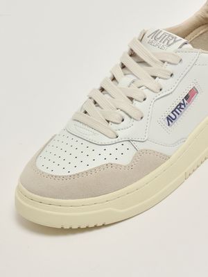 5. Sneakers donna Medalist Low in pelle liscia e suede White-Powder Pink