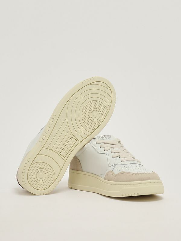 4. Sneakers donna Medalist Low in pelle liscia e suede White-Gold Autry aulwls75