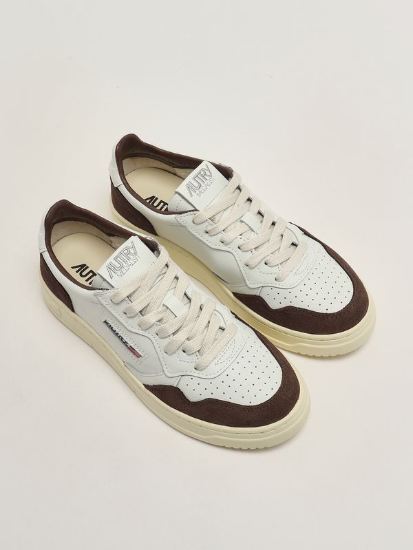 2. Sneakers donna Medalist Low in pelle suede White-Mogano Autry aulwft19