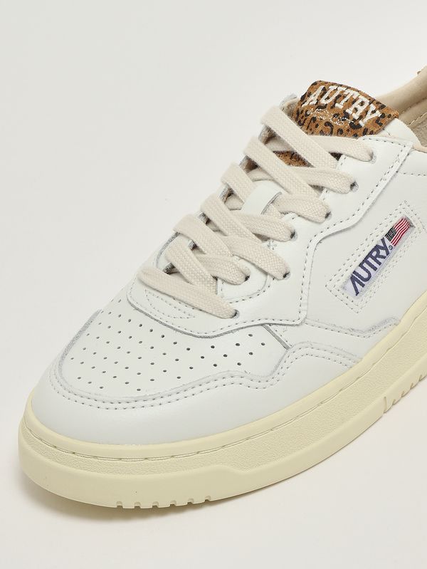 5. Sneakers donna Medalist Low in pelle White-Leopard Autry aulwhj02