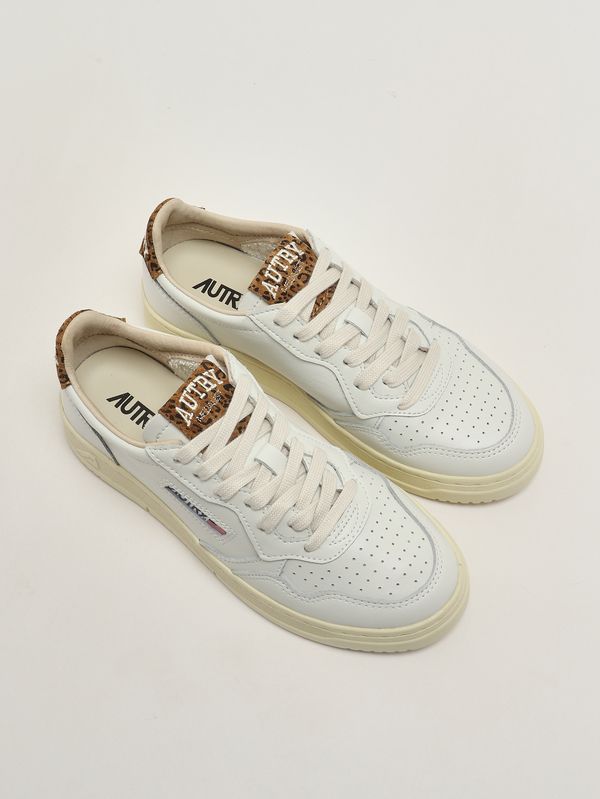 2. Sneakers donna Medalist Low in pelle White-Leopard Autry aulwhj02