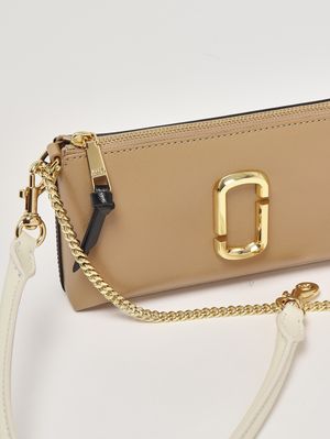 5. Umwandelbare Schultertasche The Pochette Camel Multi