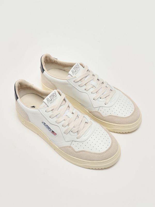 2. Sneakers Medalist Low con dettagli in suede e punta perforata B.Co Tab Blu Autry aulmls28