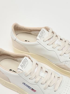 2. Medalist Low sneakers White