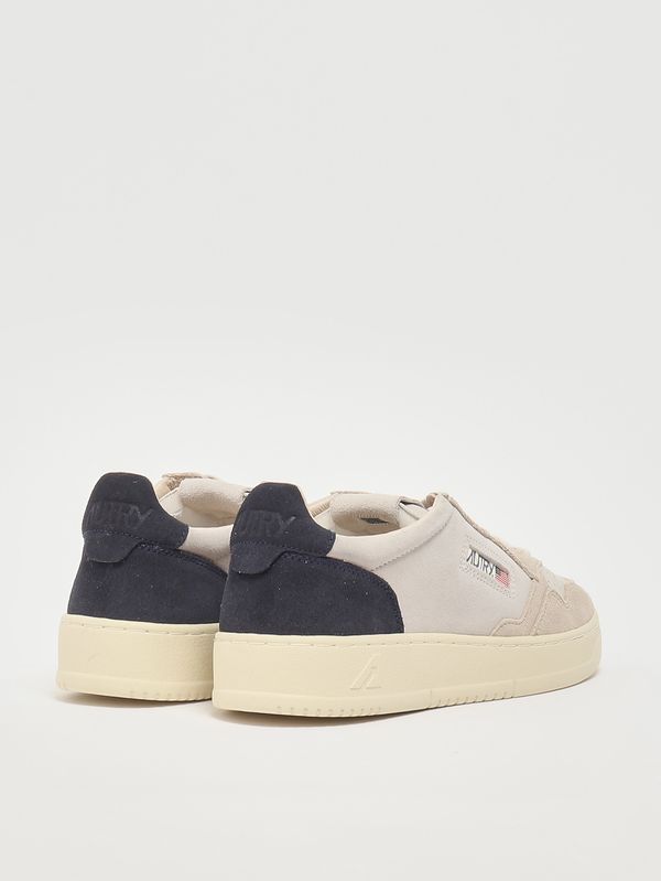 3. Men's Medalist Low suede sneakers Tricolor-Suede Blue Autry aulmts29